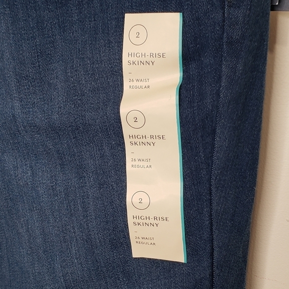 Universal Threads High Rise Skinny 26 Waist Regular - Picture 8 of 13